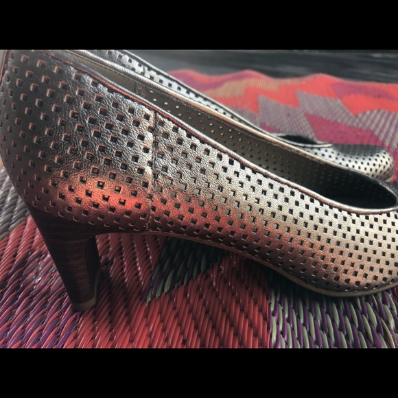 Stuart Weitzman Pumps - Picture 5 of 7